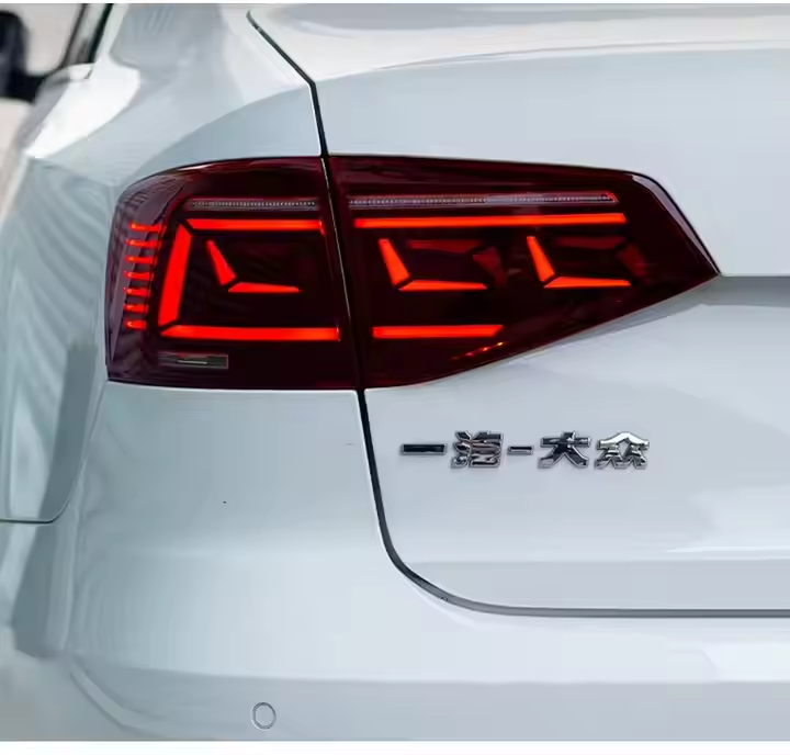 Volkswagen Jetta 2015-2018 Tail Lights - ClutchBlaze
