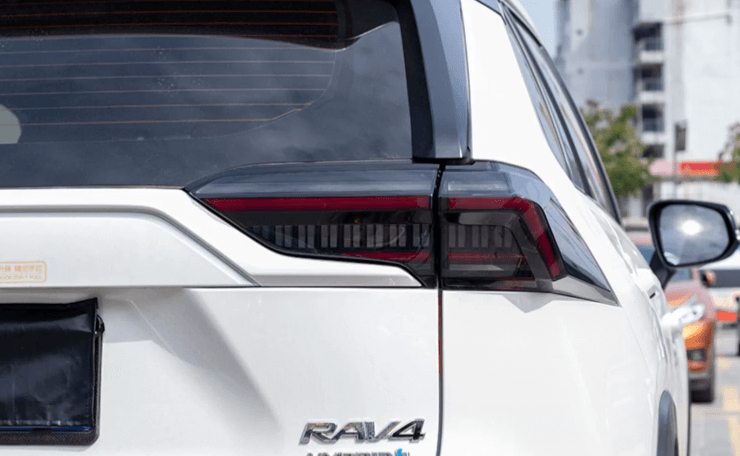 Toyota RAV4 2020-2024 Tail Lights - ClutchBlaze